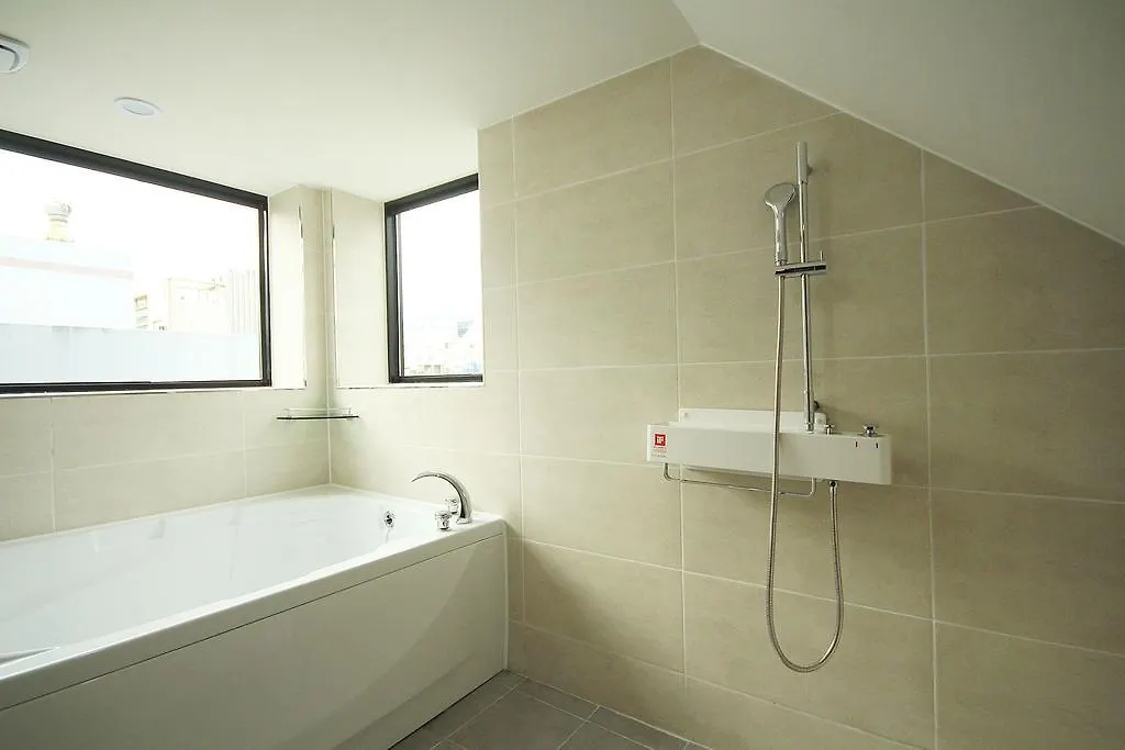Gran Hotel 2*, Busan
